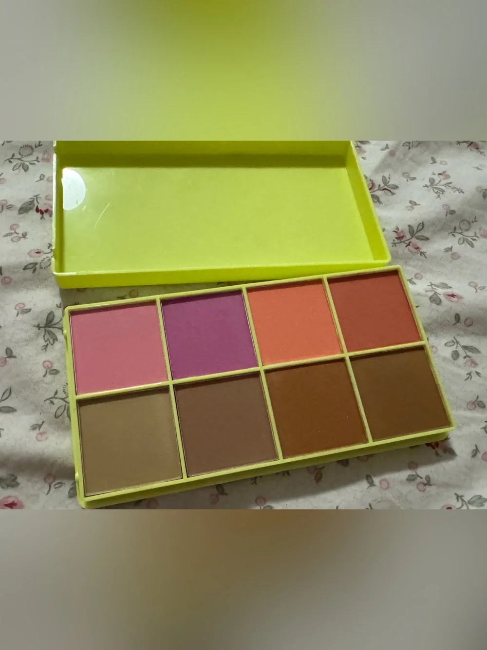 Made By Mitchell Curve Pressed Case Light Palette - Yellow & Brown